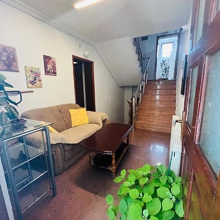 Guest House Velania Pristina Exteriör bild