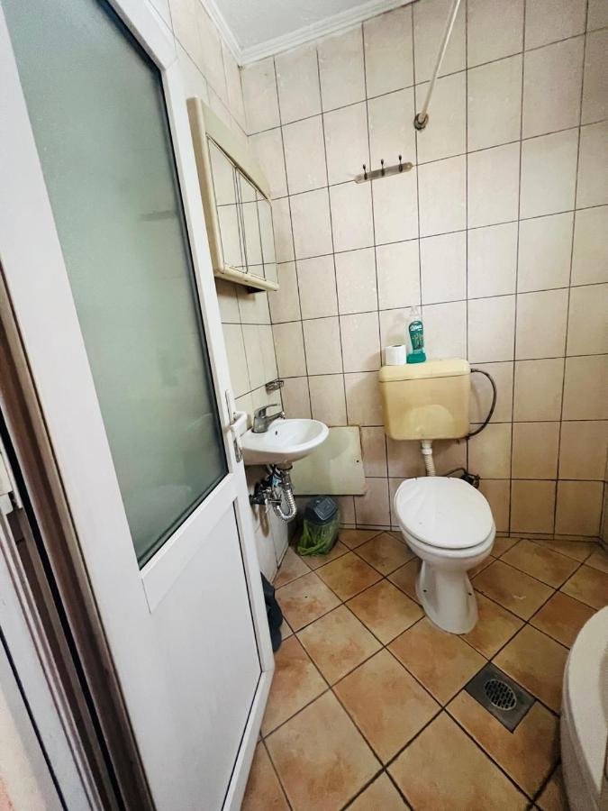 Guest House Velania Pristina Exteriör bild