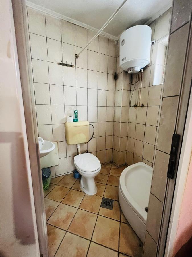 Guest House Velania Pristina Exteriör bild