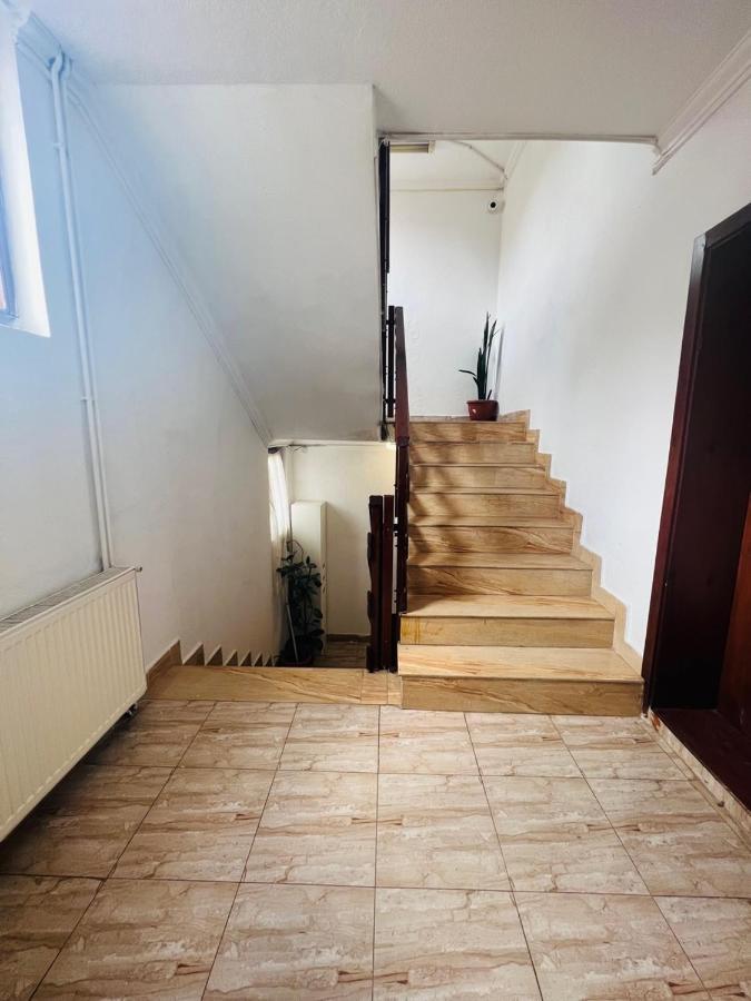 Guest House Velania Pristina Exteriör bild